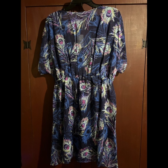 Three Eighty Two V-Neck Flowy Peacock Feather Print Mini Dress Size L - NWT - Picture 9 of 16